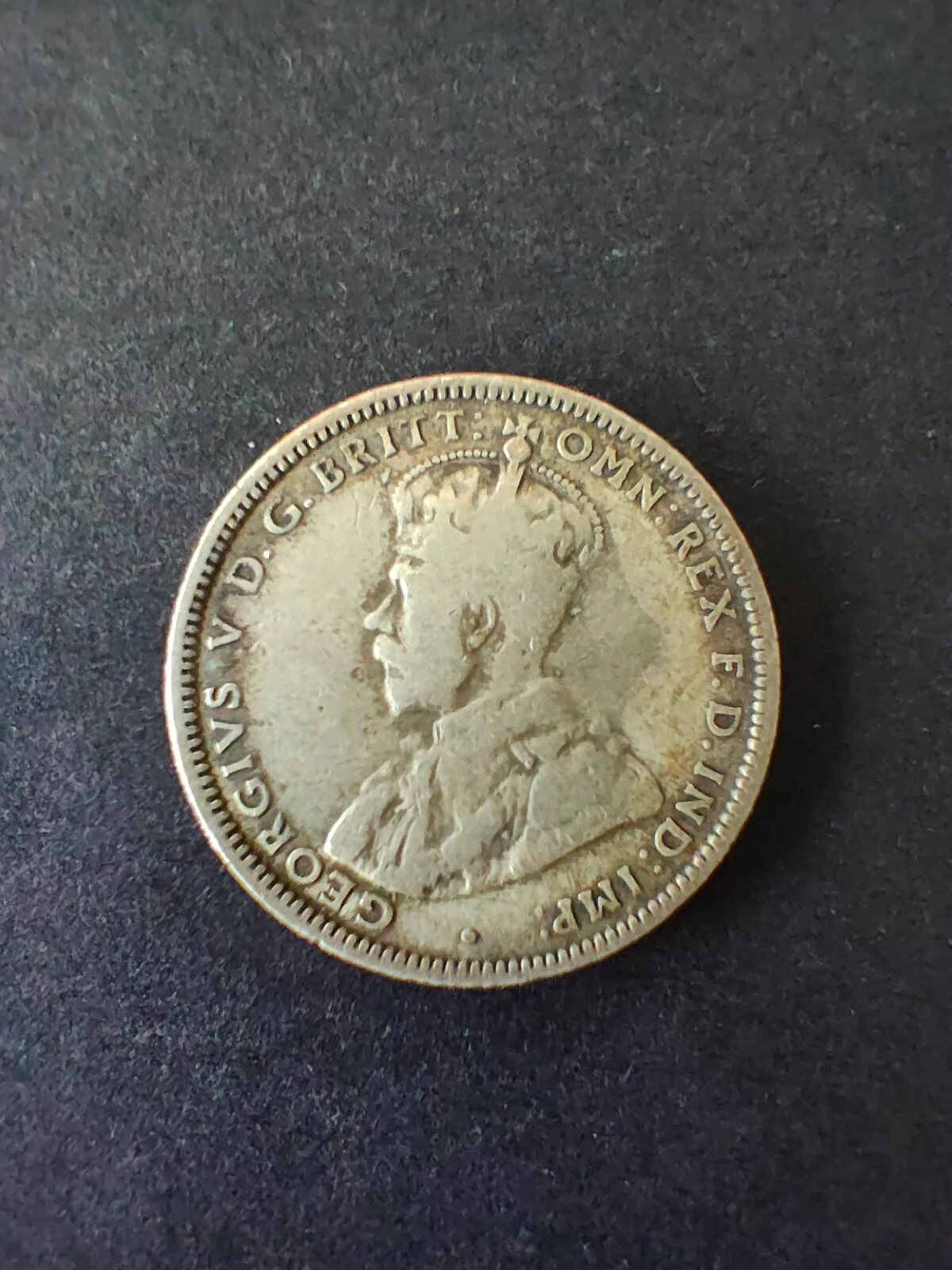 Australia 1928 1/- One Shilling silver coin Fine Condition - Image 2