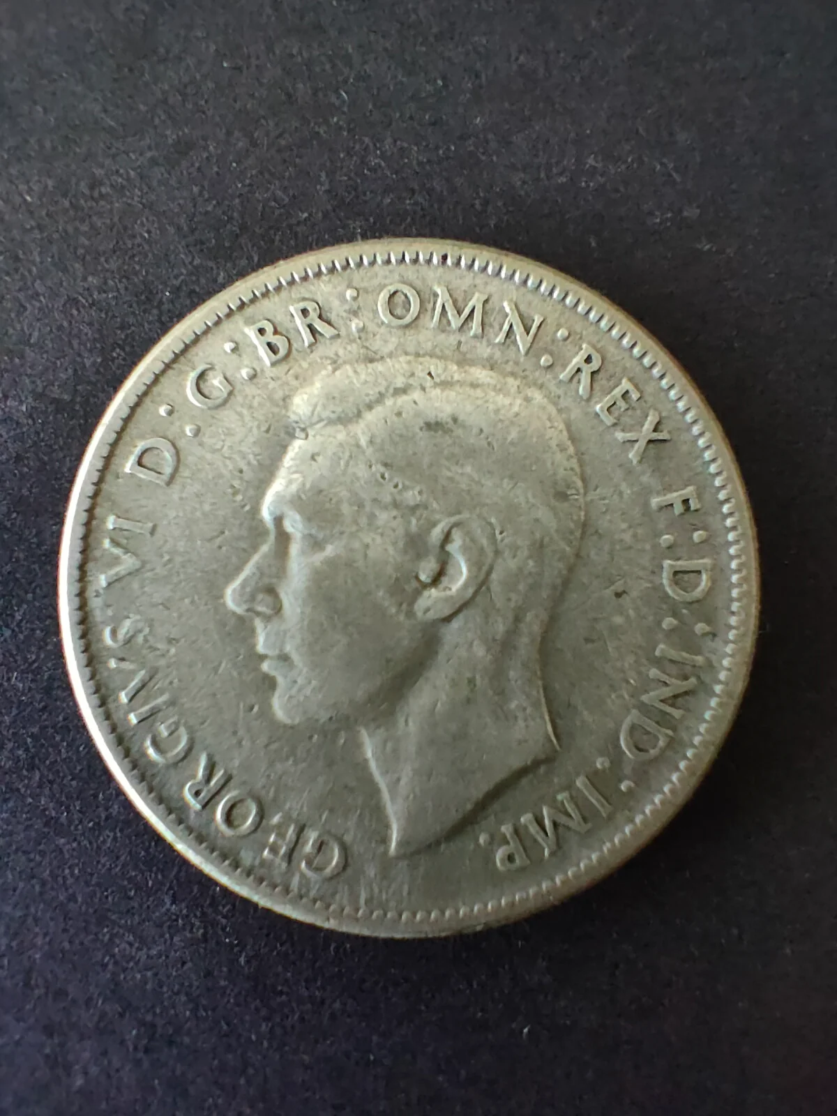 Australia 1946 2/- Florin Silver Coin Fine Condition - Image 2