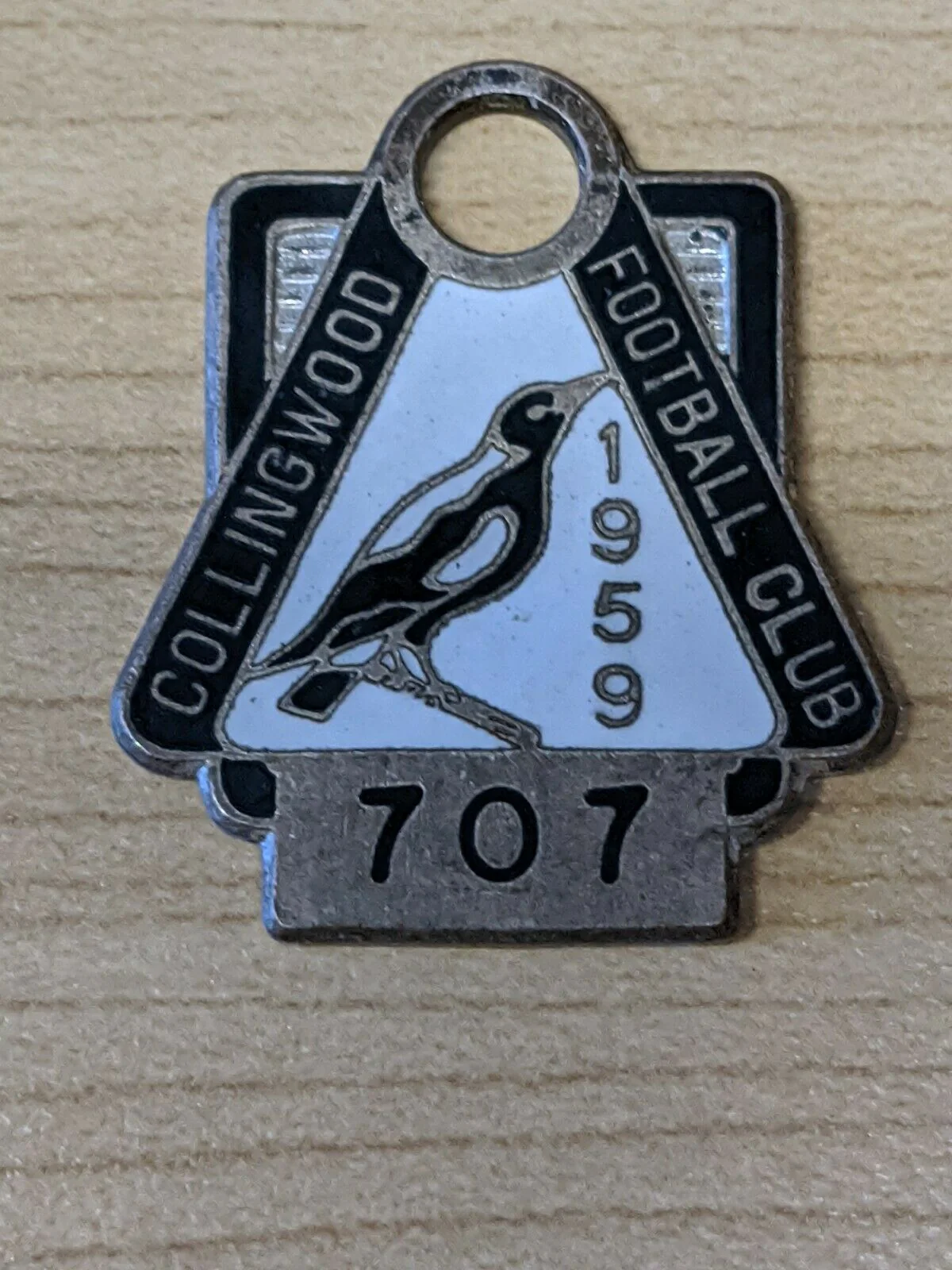 VFL 1955, 1957 and 1959 Collingwood Football Club Membership Badges all to same member number 707 - Image 6