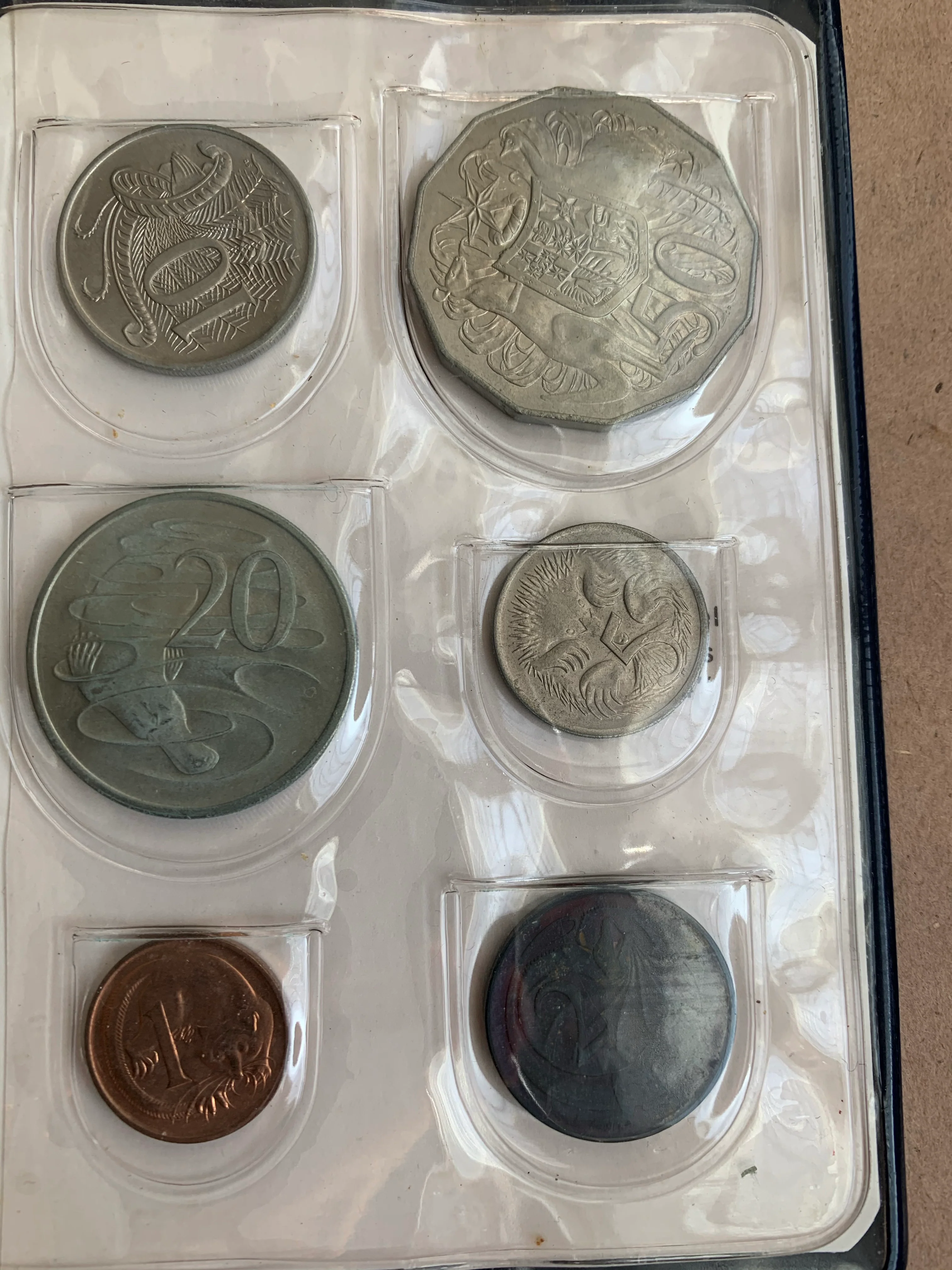 Australia 1969 Royal Australian Mint Uncirculated Coin Set in rare blue wallet - Image 3