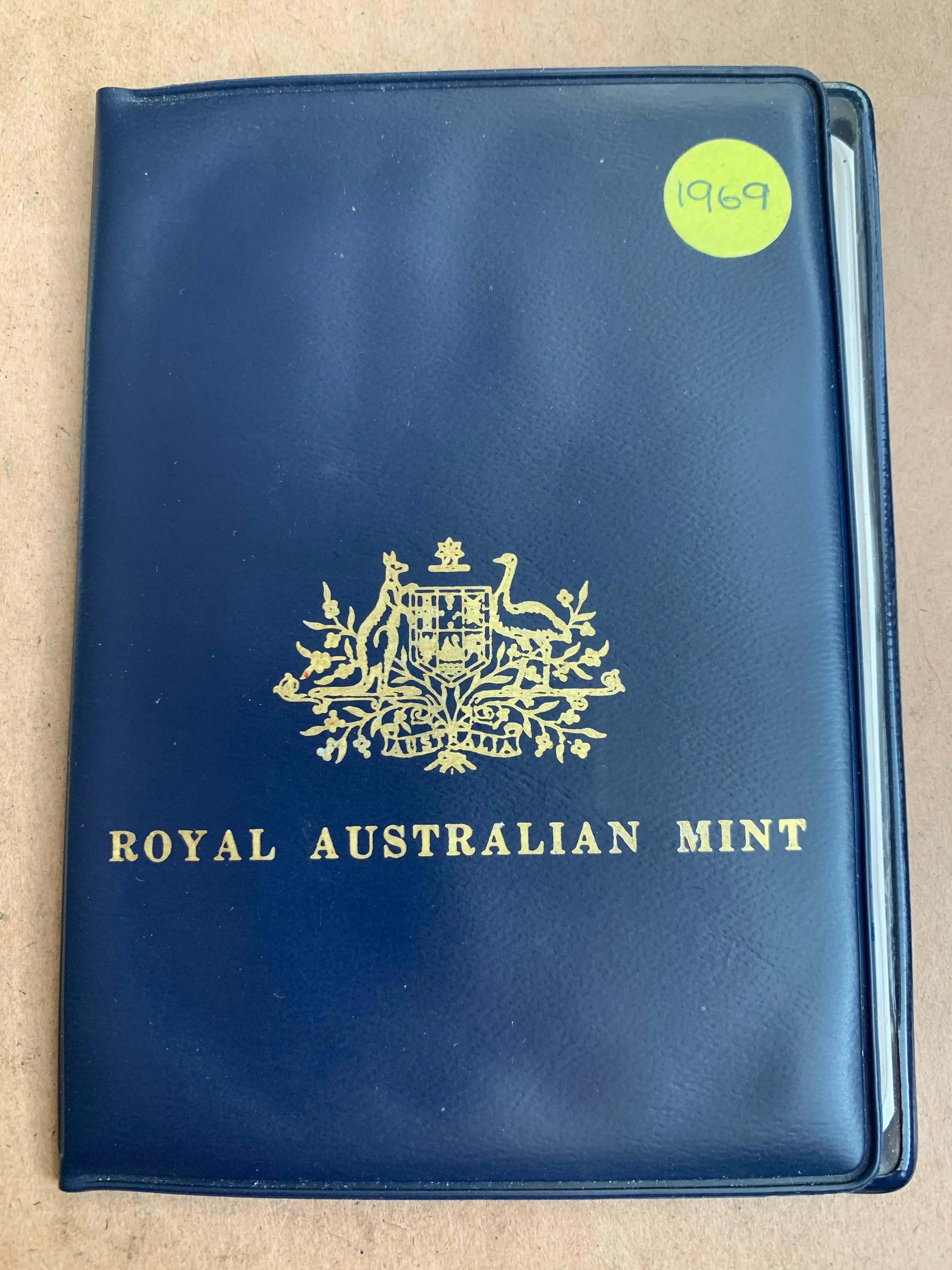Australia 1969 Royal Australian Mint Uncirculated Coin Set in rare blue wallet - Image 5