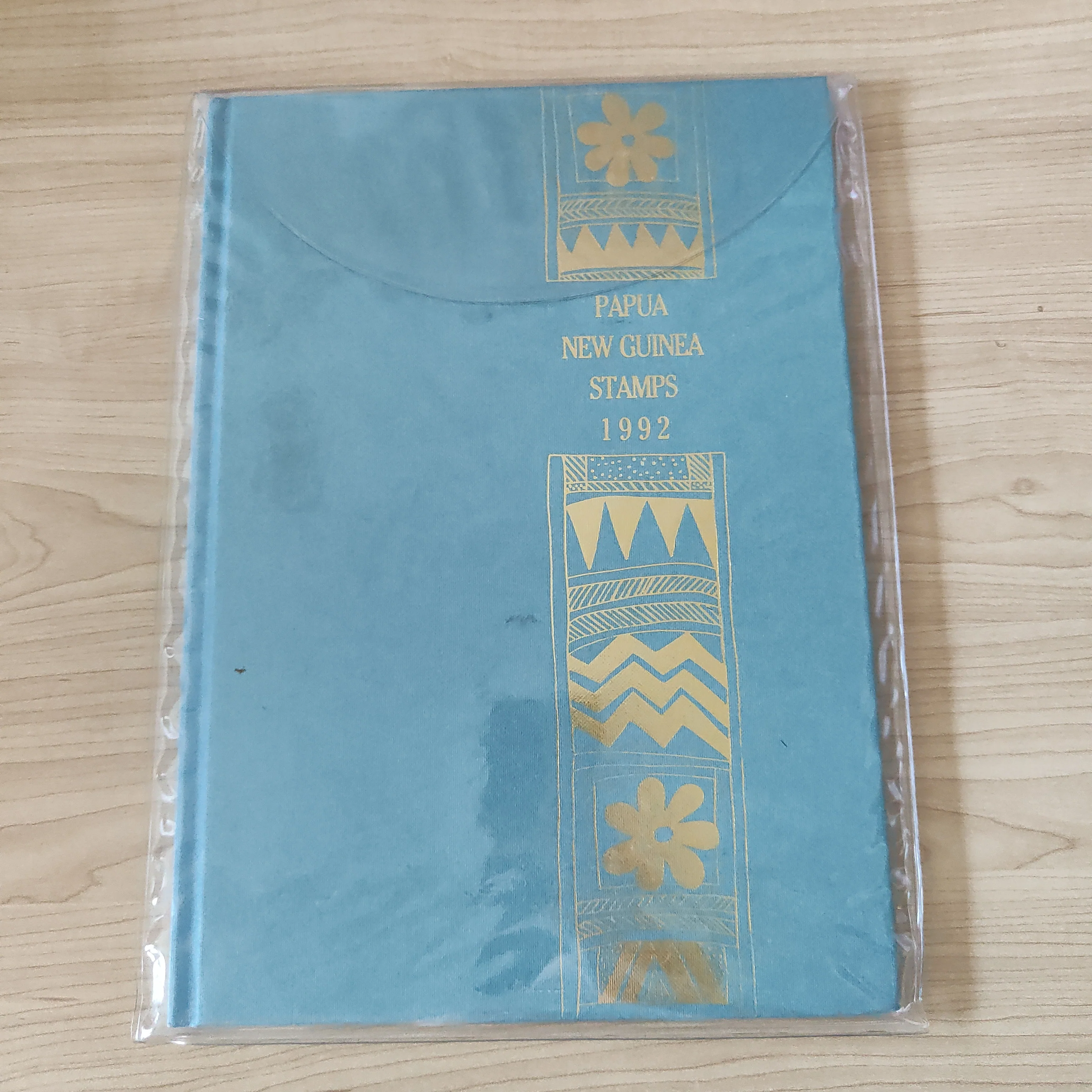 1992 Papua New Guinea Stamp Collection Year Album