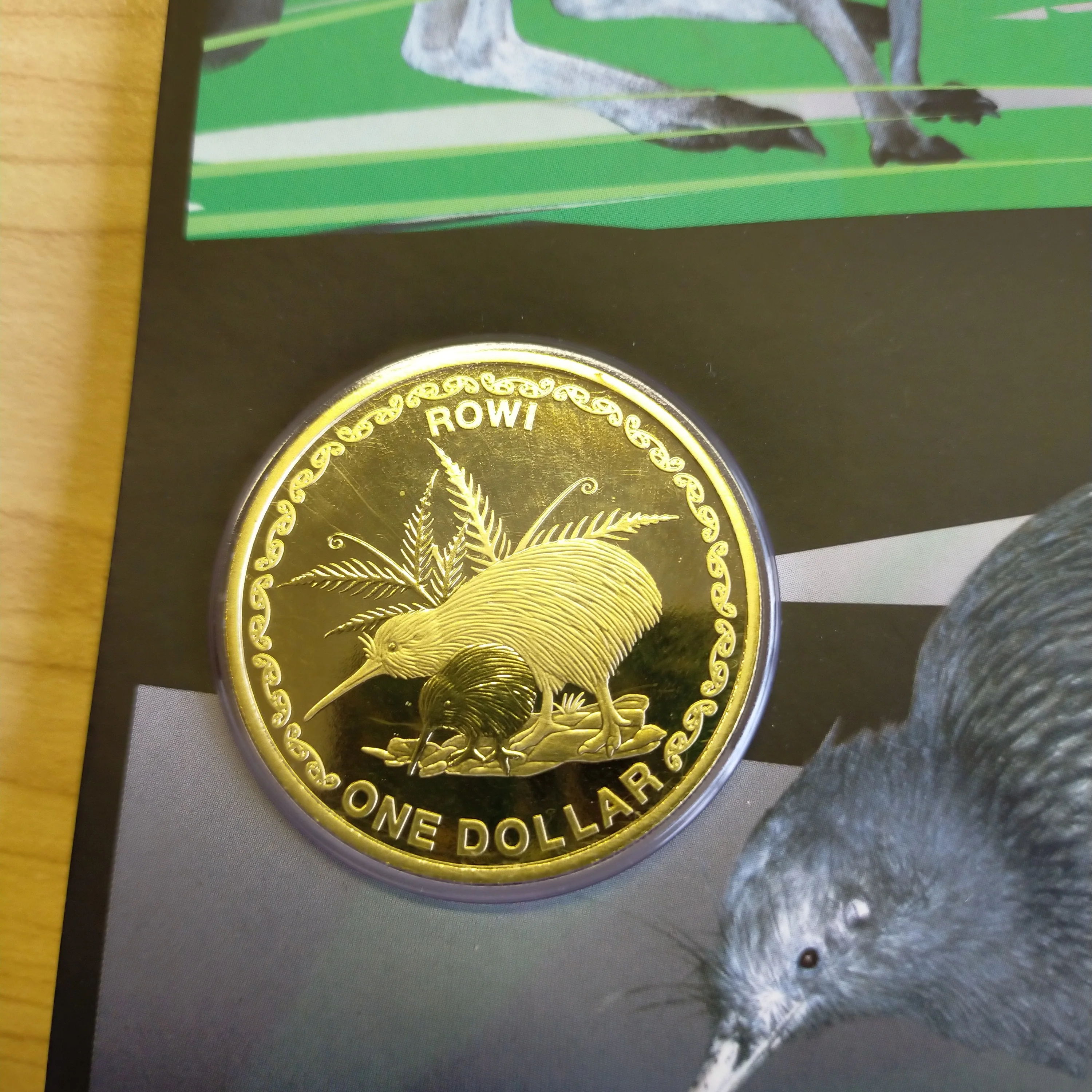 Australia New Zealand 2005 Perth Mint NZ Post Living Icons Of Australia and New Zealand $1 Two Coin Set - Image 5
