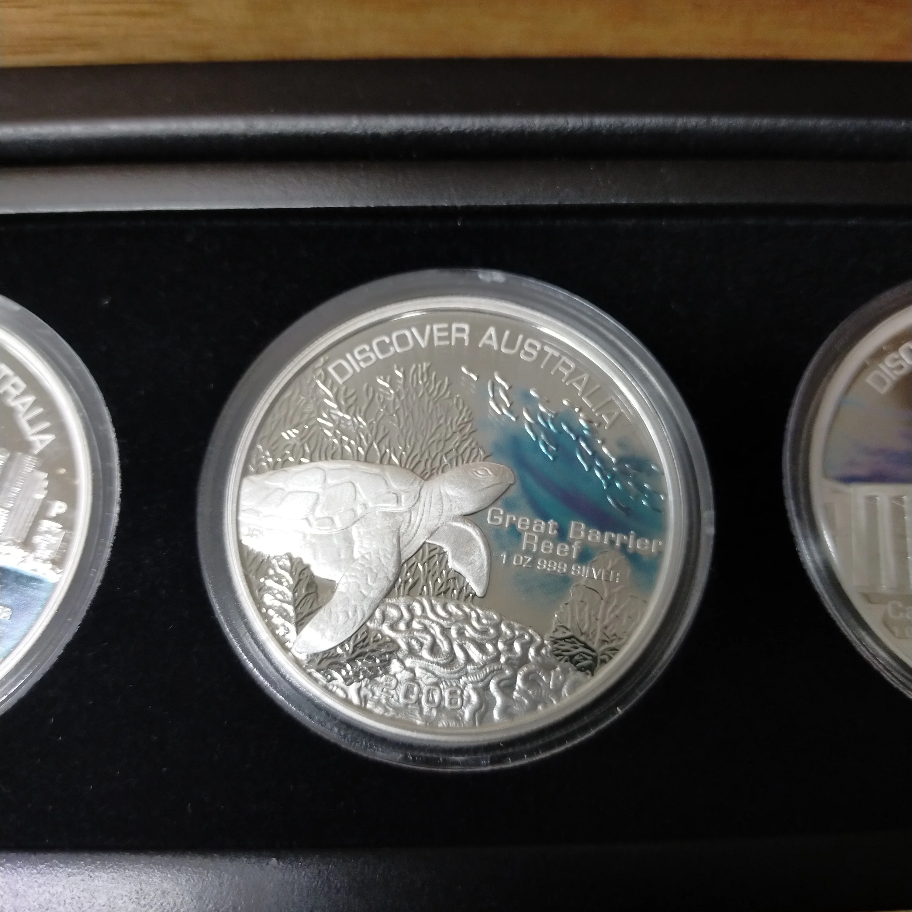 Australia 2006 Perth Mint $1 Discover Australia set of 5 x 1oz .999 Coloured Silver Coins In A beautiful Set - Image 4