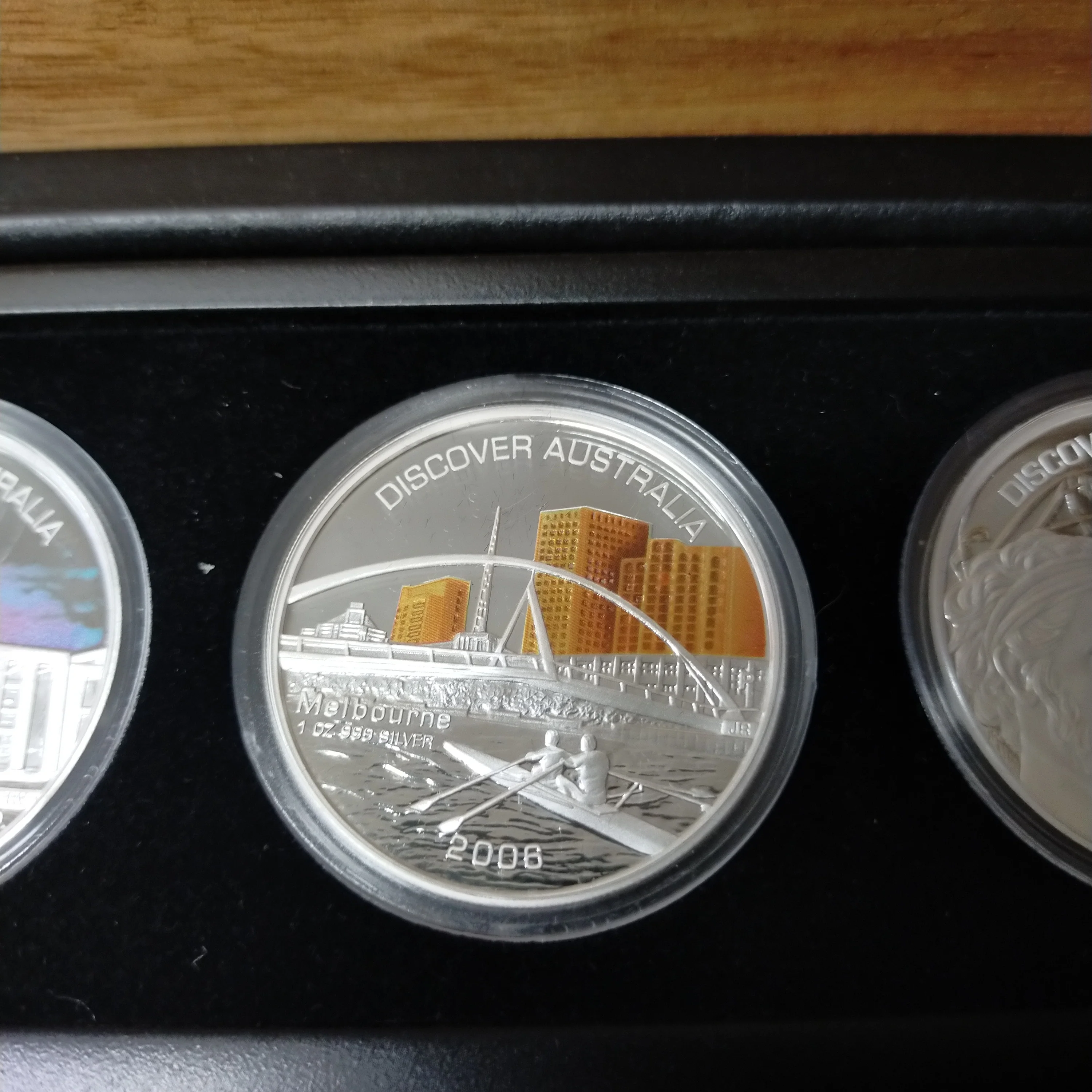 Australia 2006 Perth Mint $1 Discover Australia set of 5 x 1oz .999 Coloured Silver Coins In A beautiful Set - Image 5