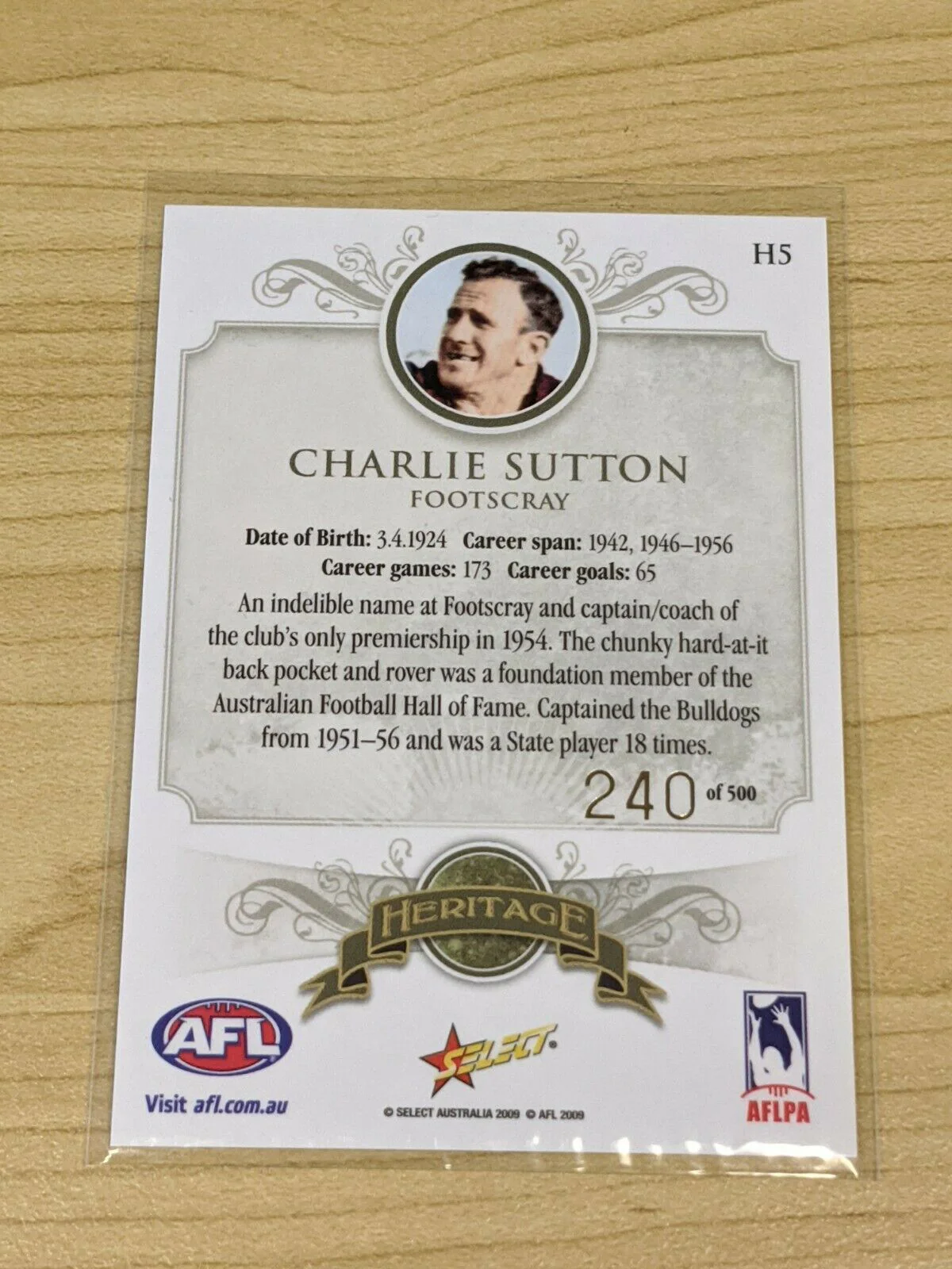2011 AFL SELECT HERITAGE FOOTSCRAY BULLDOGS CHARLIE SUTTON CARD - H5 - Image 2