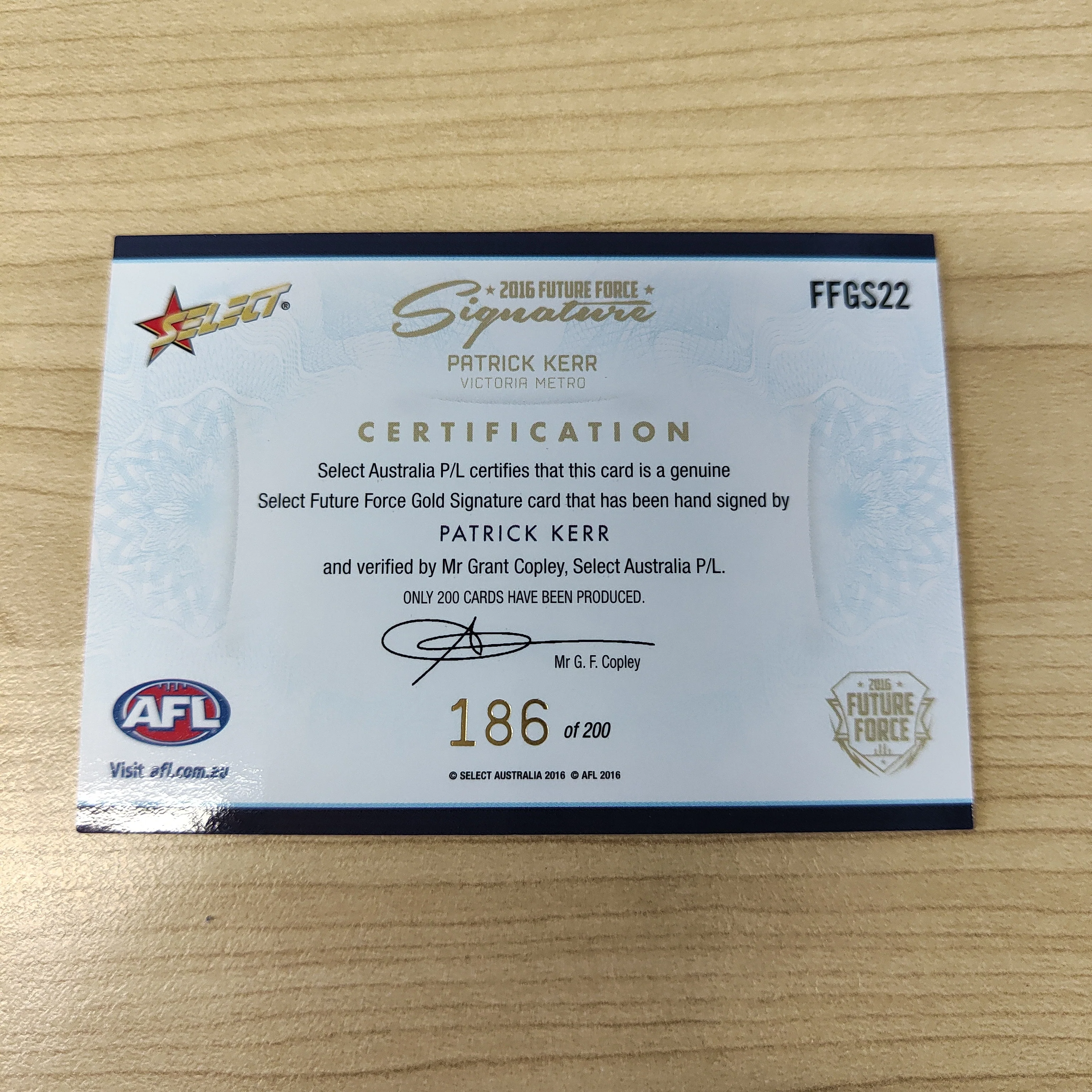 2016 Select Future Force Gold Signature Patrick Kerr Carlton No.186/200 - Image 2