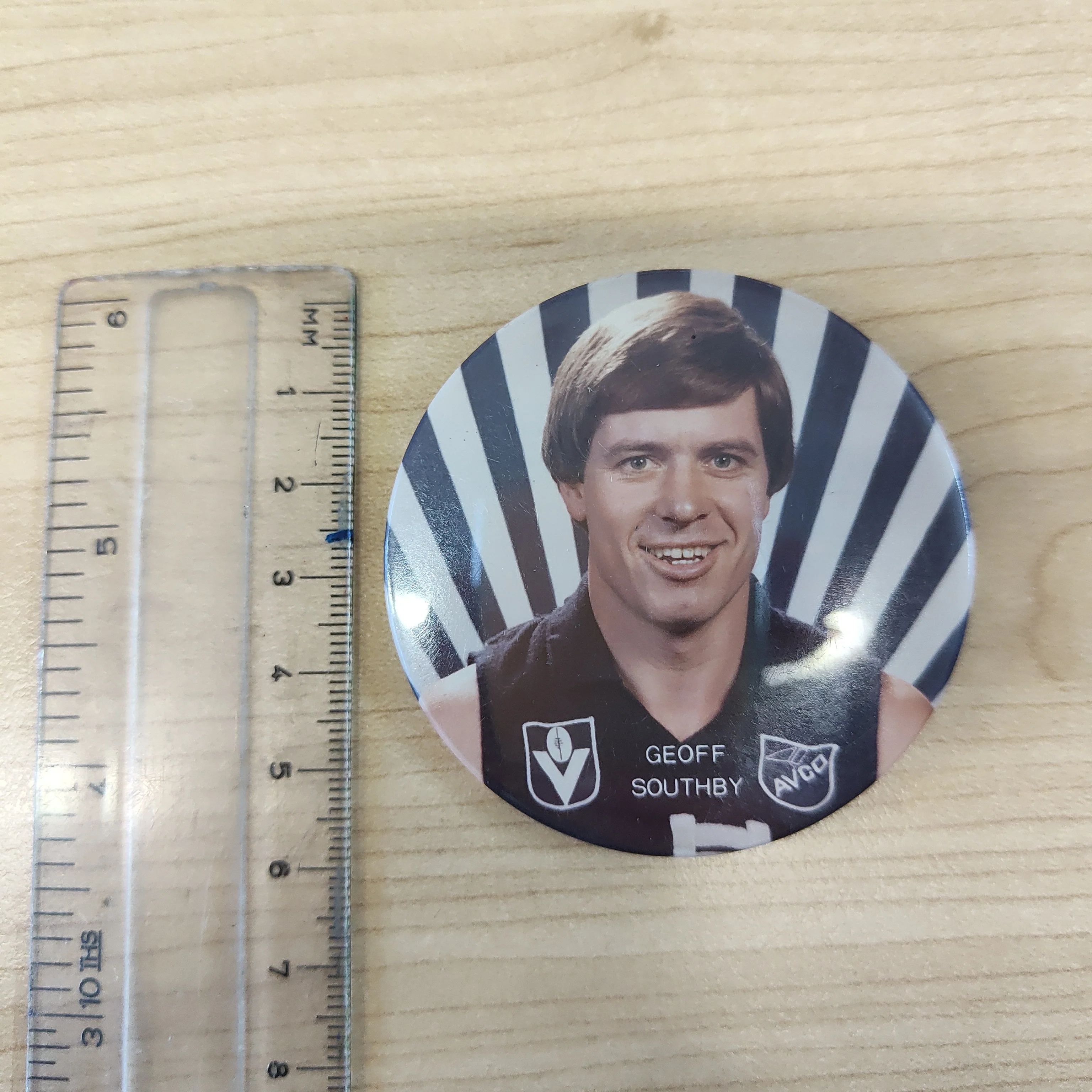 Carlton Football Club Vintage Player Button Badge Geoff Southby - Image 3