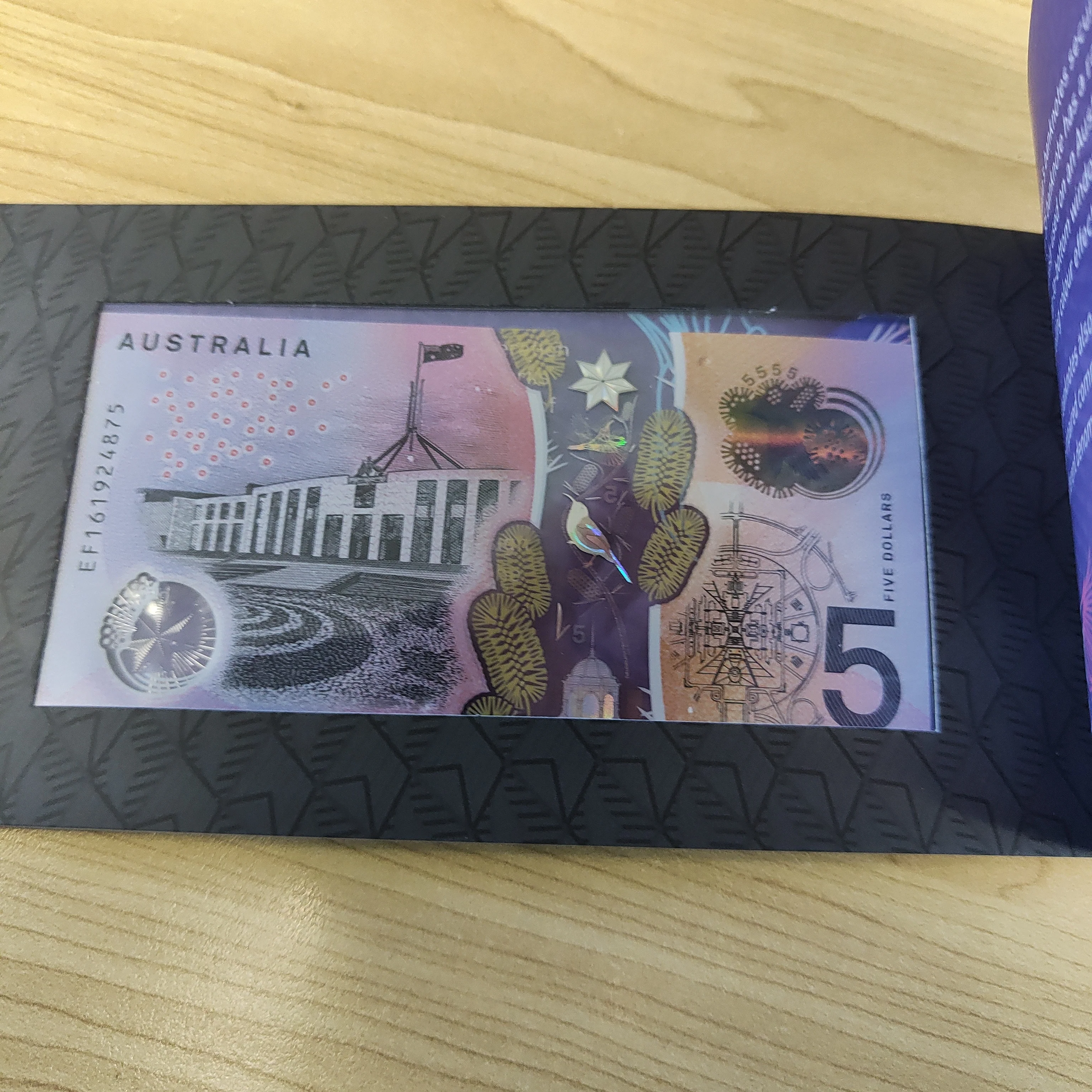 Reserve Bank of Australia Next Generations of $5 Uncirculated Banknote Folder - Image 3